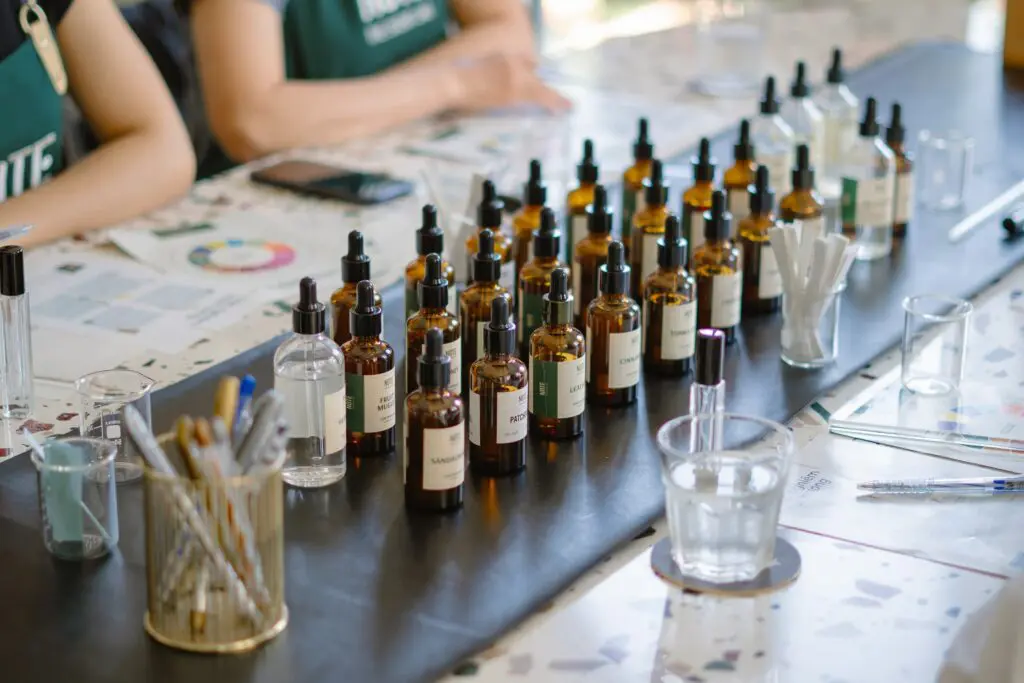 - NOTE - The Scent Lab Workshop tự làm nước hoa là gì? - sản phẩm mùi hương từ NOTE - The Scent Lab
