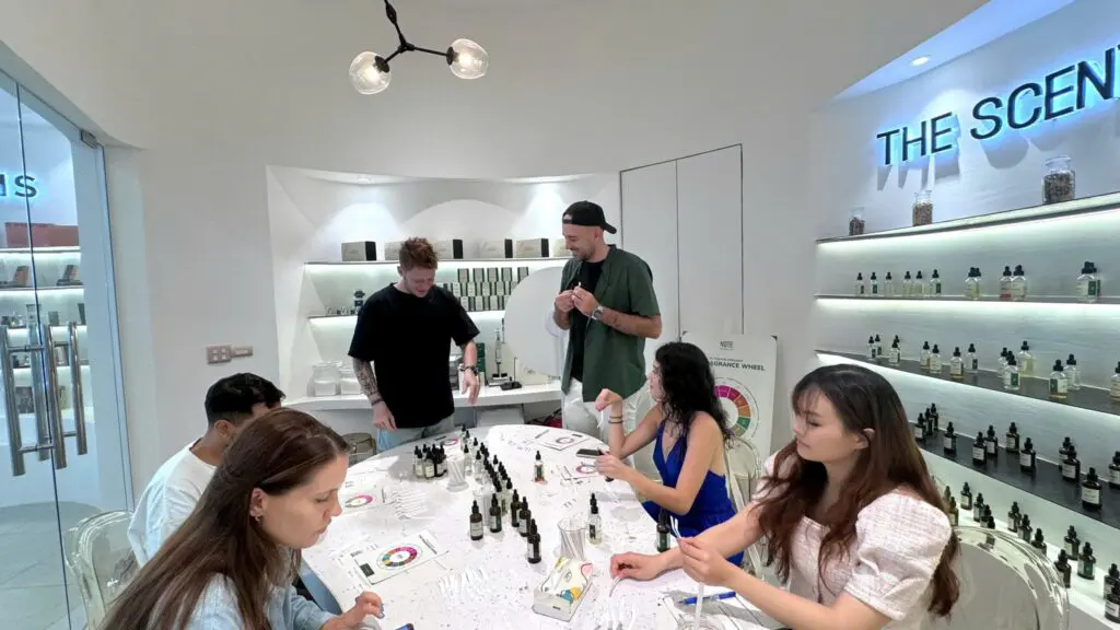 Customers are enjoying perfume making experience at Lotte Mall Westlake Store Hanoi - NOTE - The Scent Lab Customers are enjoying perfume making experience at Lotte Mall Westlake Store Hanoi - sản phẩm mùi hương từ NOTE - The Scent Lab
