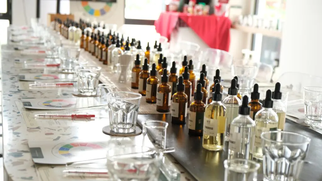 DSCF0995 - NOTE - The Scent Lab Best Perfume Workshop - sản phẩm mùi hương từ NOTE - The Scent Lab