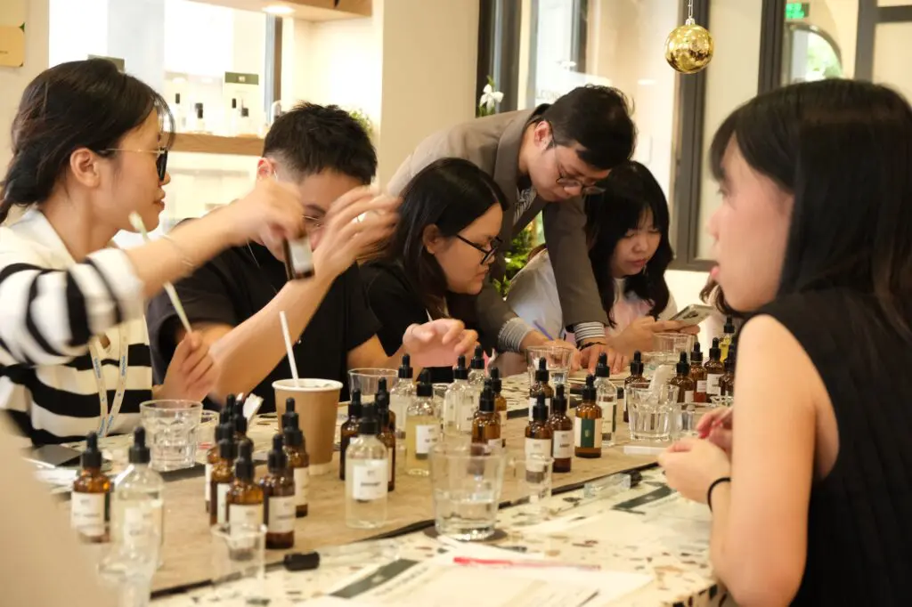 DSCF1106 - NOTE - The Scent Lab Best Perfume Workshop - sản phẩm mùi hương từ NOTE - The Scent Lab